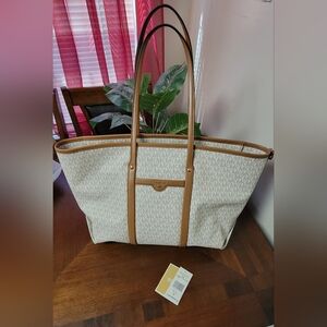 Elegant Beige Tote Bag